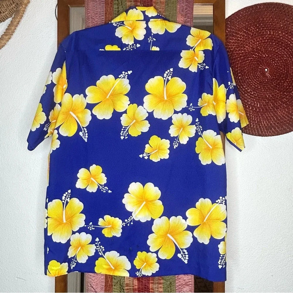 Vintage Hilo Hattie Polyester Hibiscus Hawaiian Butoon Down size Large - Picture 6 of 6
